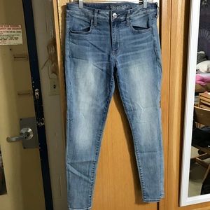 American Eagle Light-wash Jegging